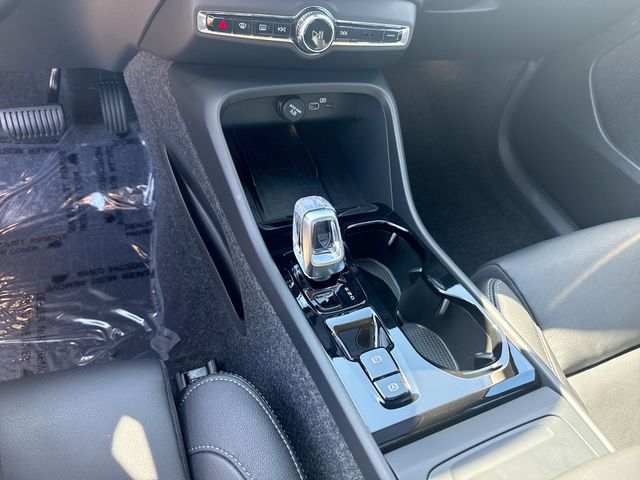 2026 Volvo XC40 Plus - Photo 22