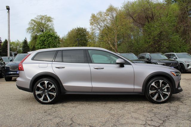 2026 Volvo V60 Cross Country Plus - Photo 7