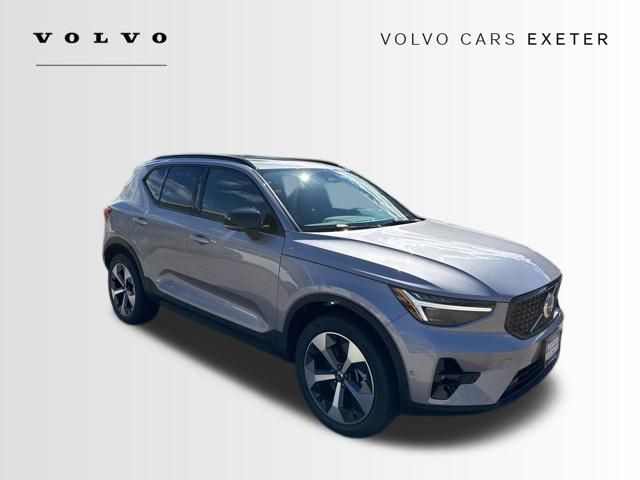 2026 Volvo XC40 Plus's photo