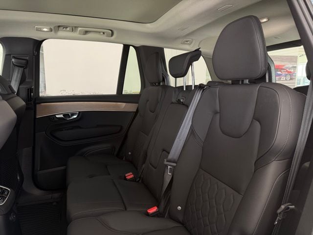 2026 Volvo XC90 Plus - Photo 29
