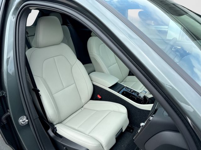 2026 Volvo XC40 Ultra - Photo 26