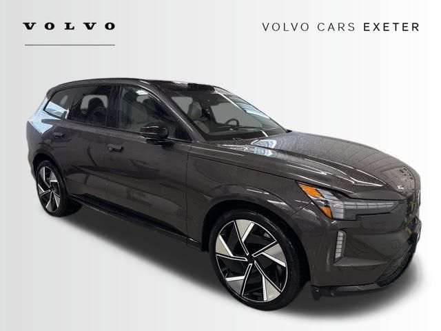 2025 Volvo EX90 Ultra's photo