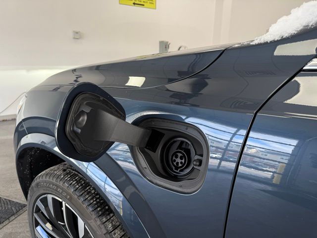 2026 Volvo XC90 Plus - Photo 13