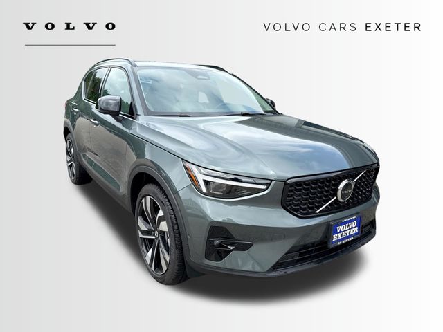 2026 Volvo XC40 B5 Ultra Dark AWD's photo