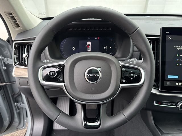 2026 Volvo XC90 Plus's photo