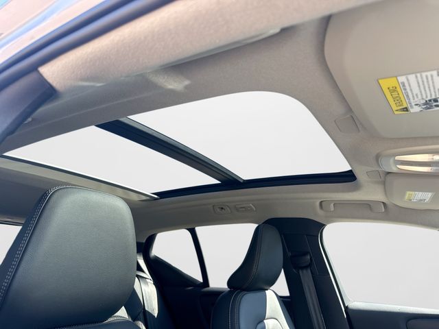 2026 Volvo XC40 Plus - Photo 16