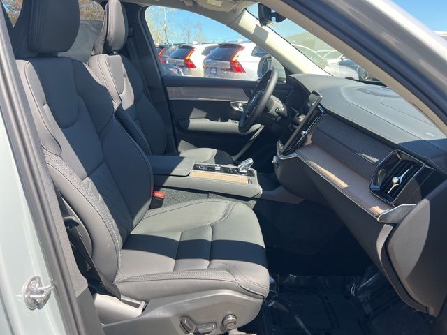 2026 Volvo XC90 Plus - Photo 15