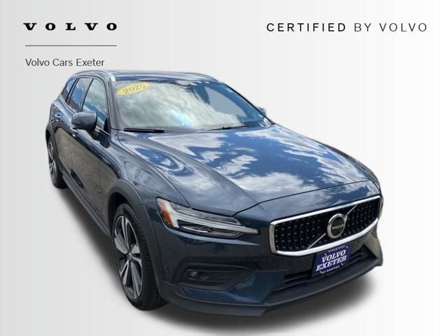 2025 Volvo V60 Cross Country