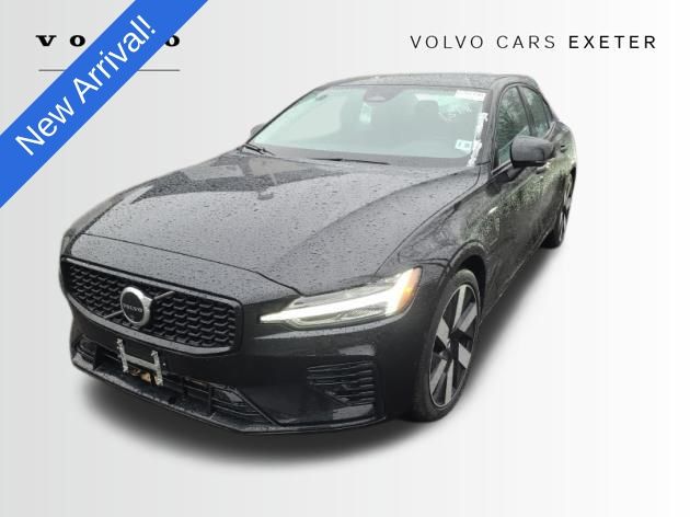 2024 Volvo S60 Plus's photo