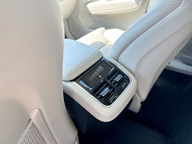 2026 Volvo XC60 Ultra - Photo 23