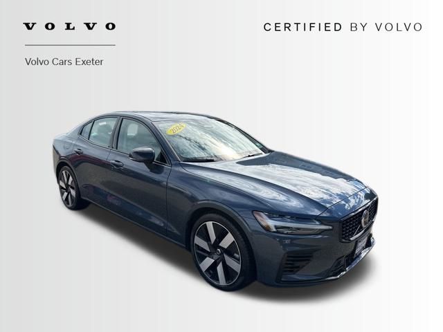 2024 Volvo S60 Recharge T8 Plus photo 2