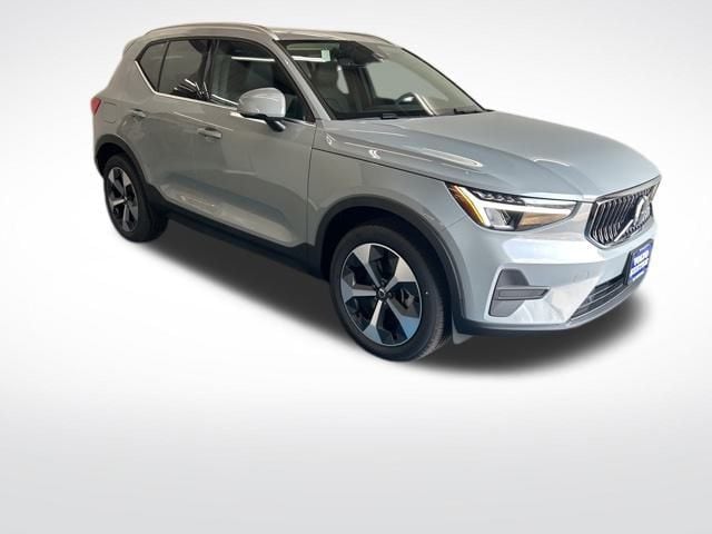 2025 Volvo XC40 B5 Core Bright Theme SUV I-4 cyl All-Wheel Drive