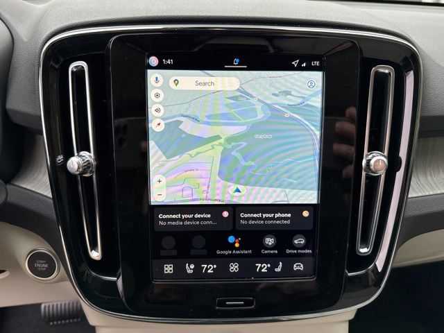 2026 Volvo XC40 photo 4