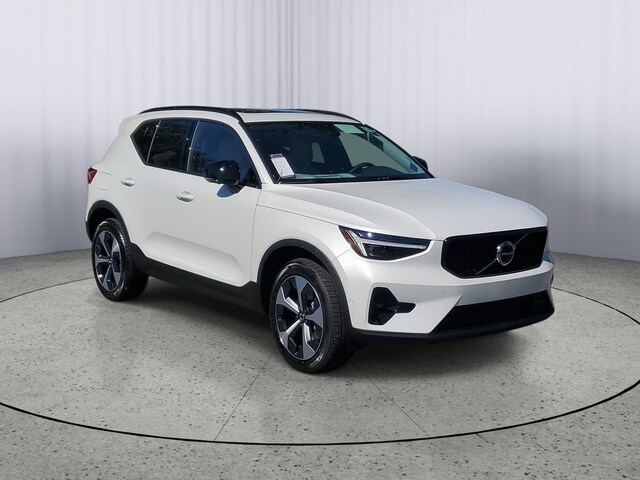 2026 Volvo XC40 B5 Plus AWD SUV