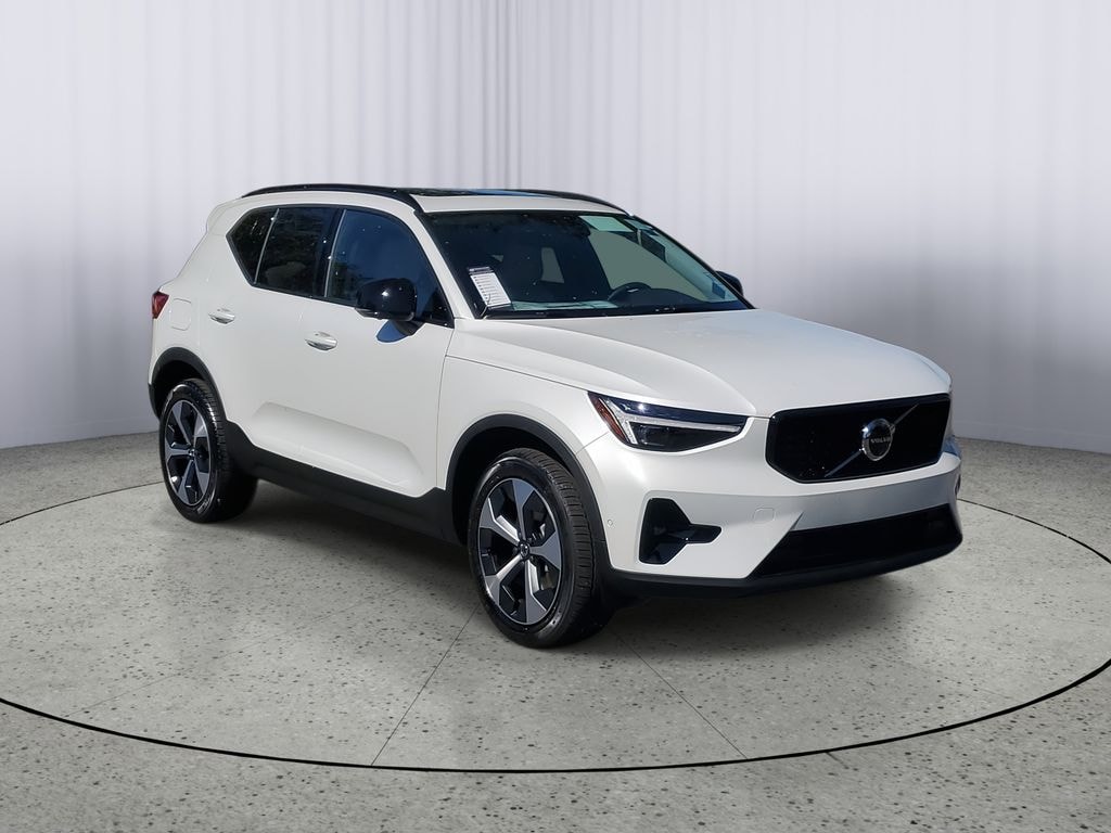 New 2026 Volvo XC40 B5 Plus SUV