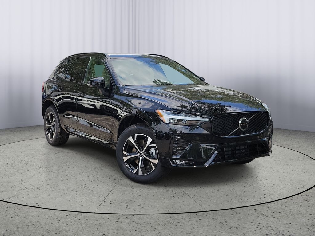 2026 Volvo XC60 B5 Core Dark AWD's photo