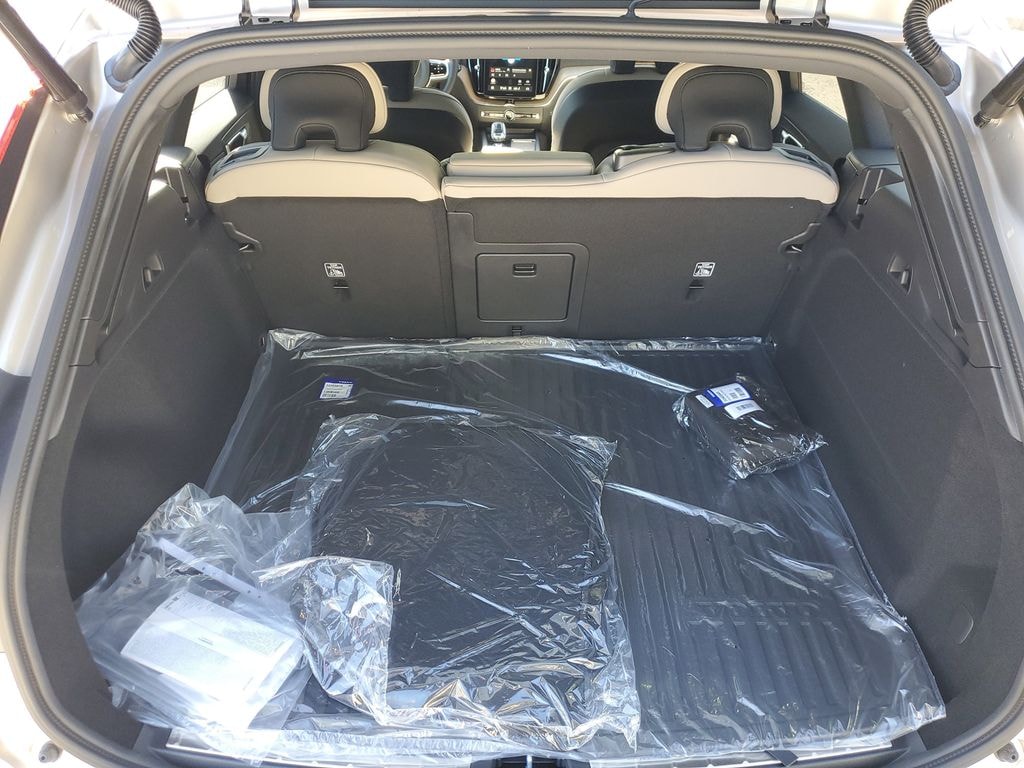 New 2026 Volvo XC60 B5 Plus SUV