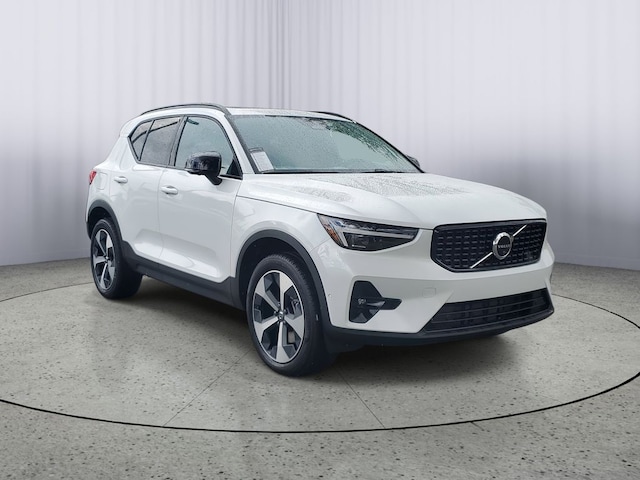 2026 Volvo XC40 B5 Plus AWD SUV