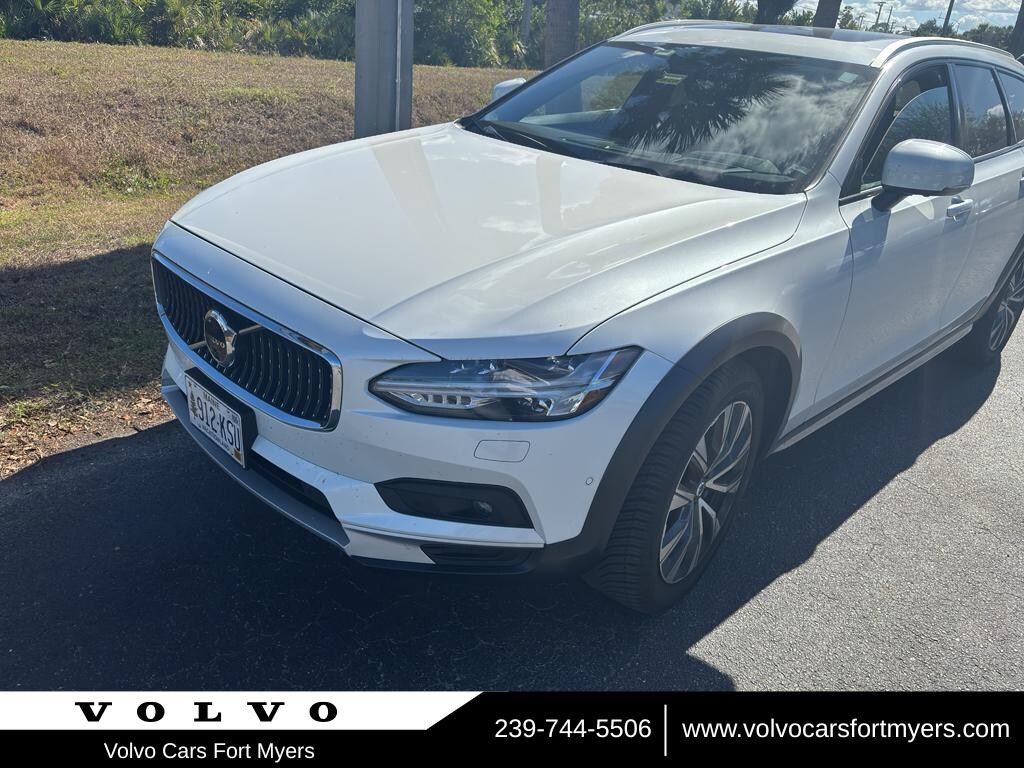 Used 2022 Volvo V90 Cross Country B6 Wagon