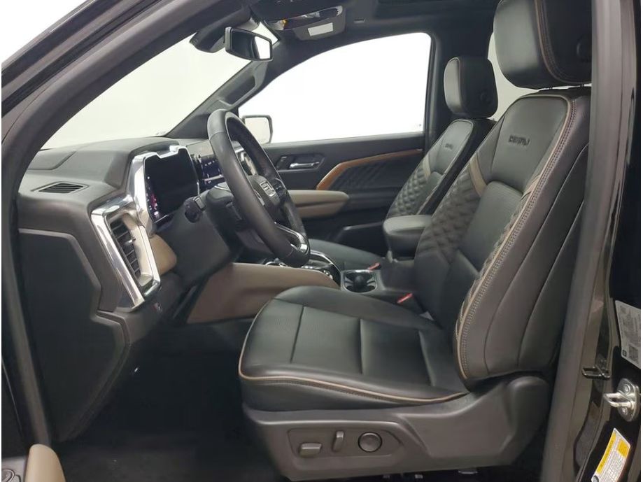 2023 Gmc Canyon Denali photo 2