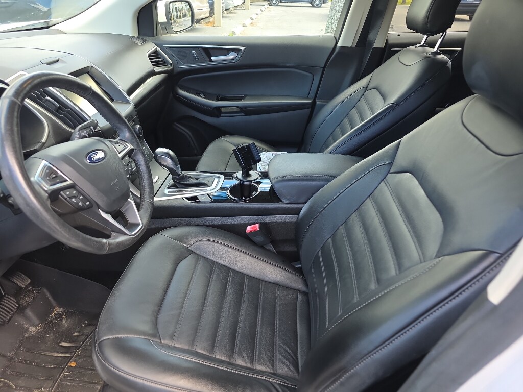 2015 Ford Edge SEL photo 4