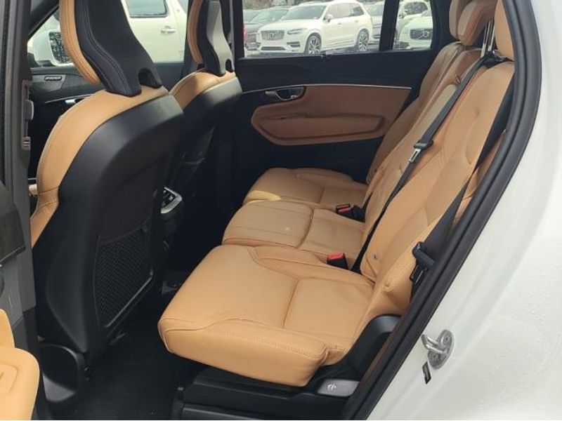 2024 Volvo XC90 Ultimate photo 3