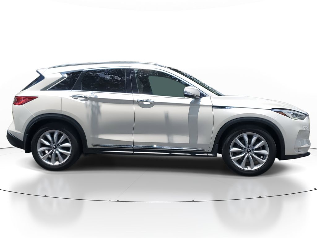 2019 Infiniti QX50 Essential photo 2