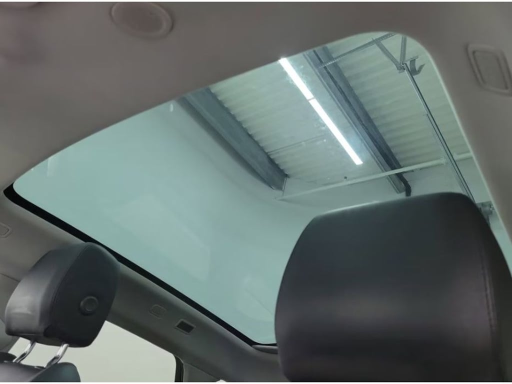 Used 2023 Land Rover Range Rover Evoque SE Sport Utility