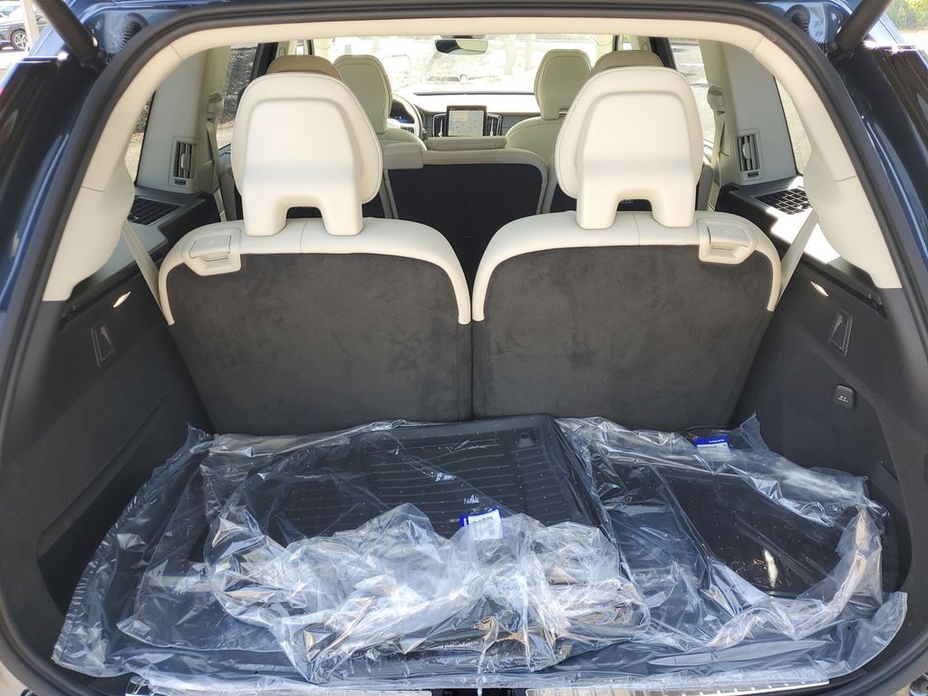 New 2026 Volvo XC90 B6 Ultra 7-Seater SUV