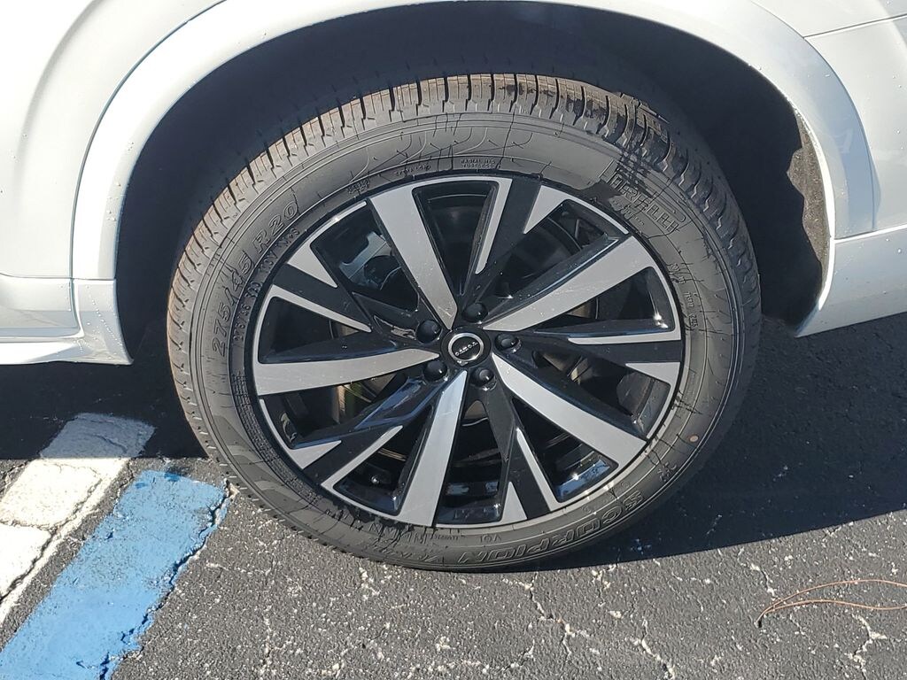 New 2026 Volvo XC90 B5 Core SUV