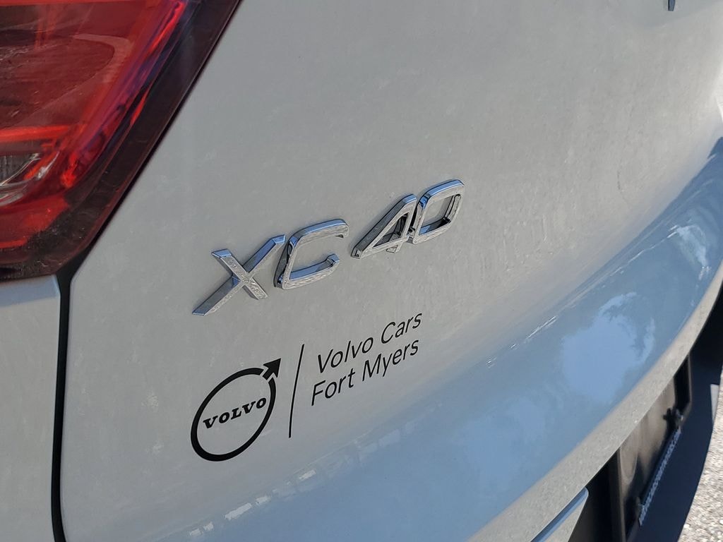 New 2026 Volvo XC40 B5 Plus SUV