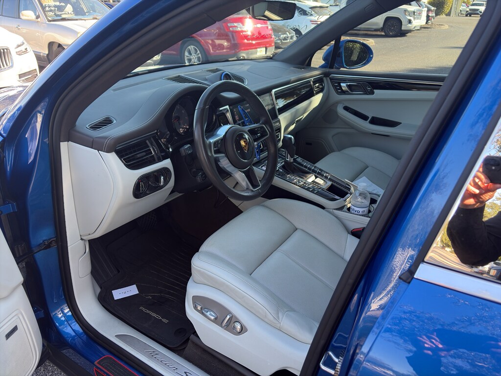 2021 Porsche Macan S photo 3