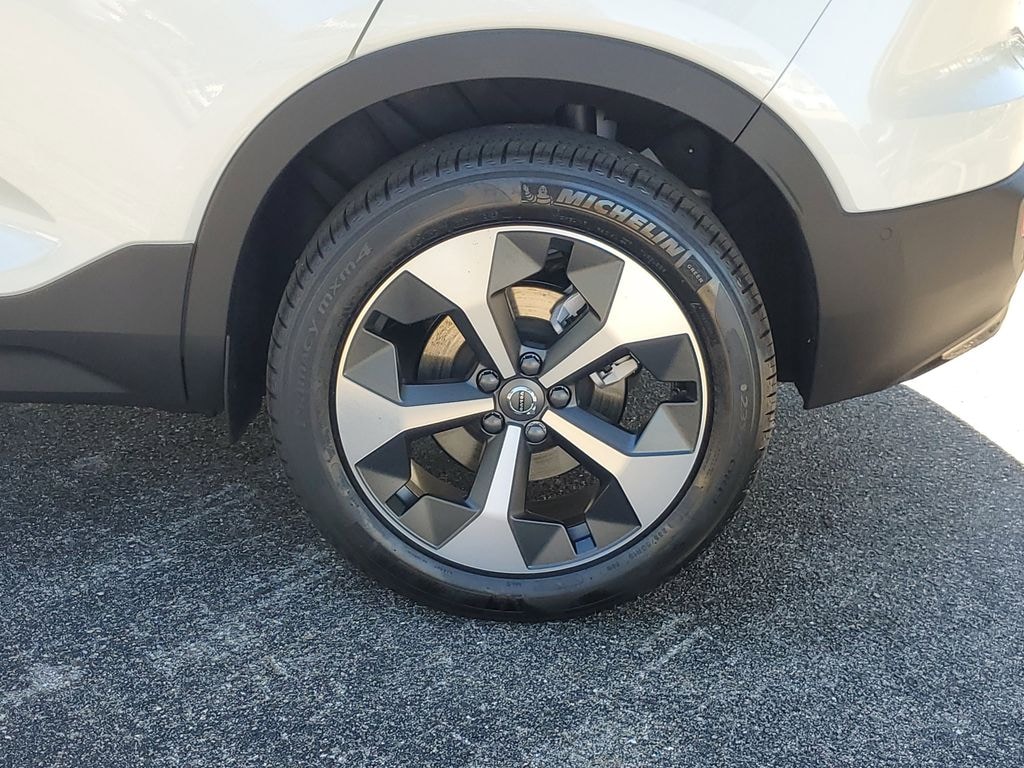 New 2026 Volvo XC40 B5 Plus SUV