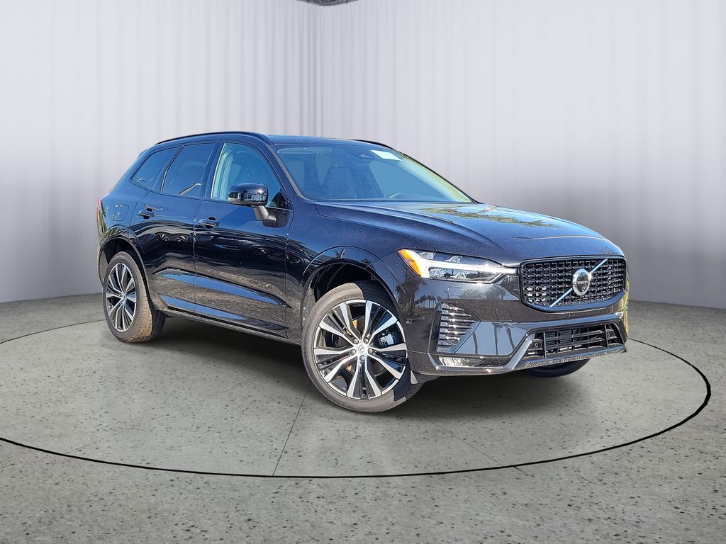 2025 Volvo XC60 Plus's photo