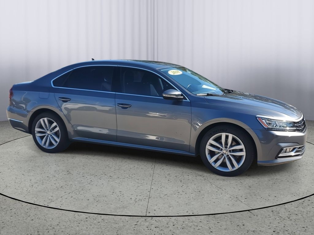 Used 2018 Volkswagen Passat 2.0T SE Sedan