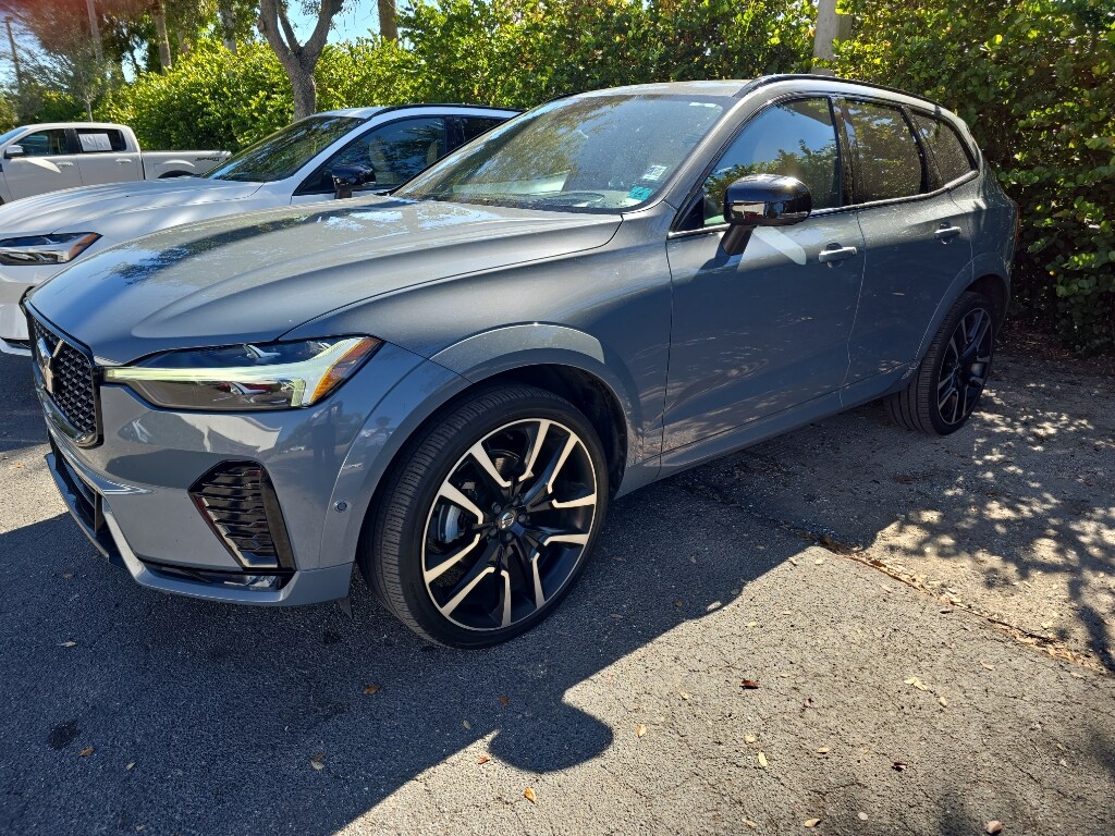 2023 Volvo XC60 Ultimate photo 4