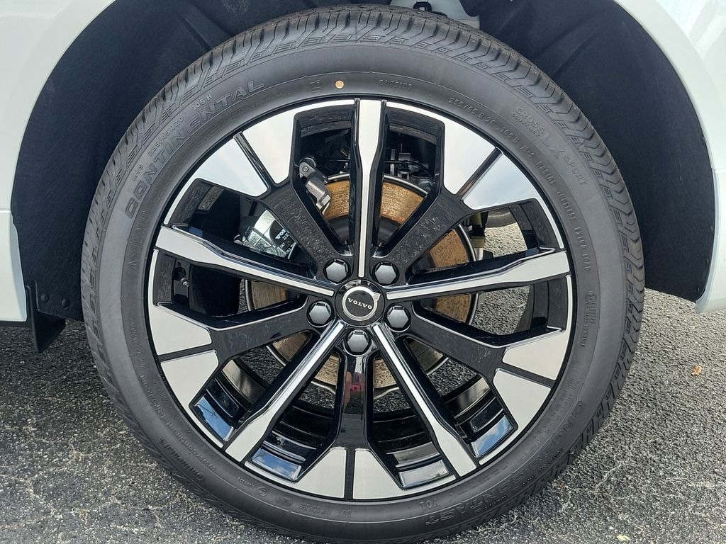 New 2026 Volvo XC60 B5 Plus SUV