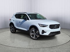 2026 Volvo XC40 B5 Plus AWD SUV