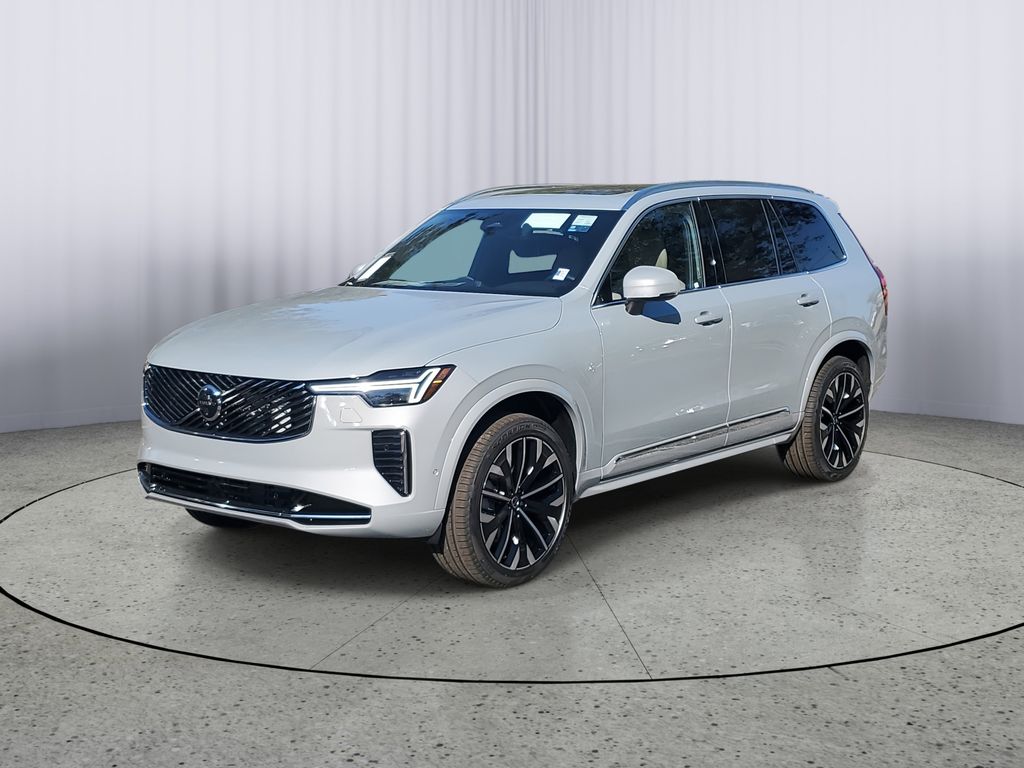 2026 Volvo XC90 Plus's photo
