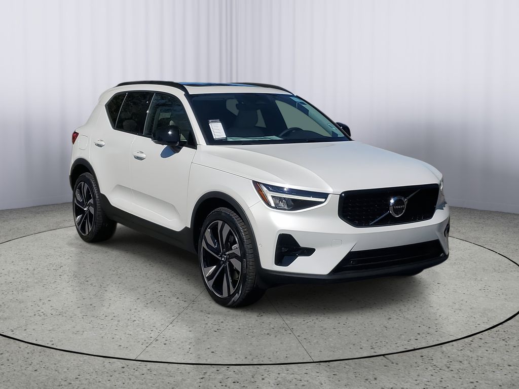 2026 Volvo XC40 Plus's photo