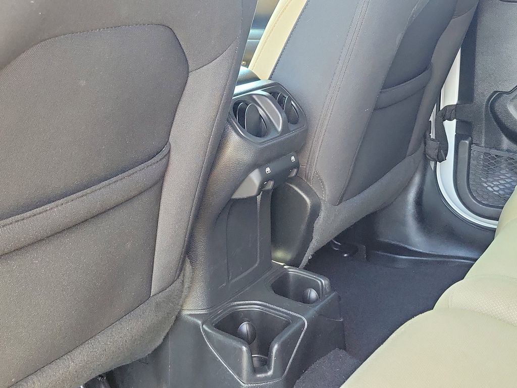2021 Jeep Wrangler Unlimited Willys - Photo 16