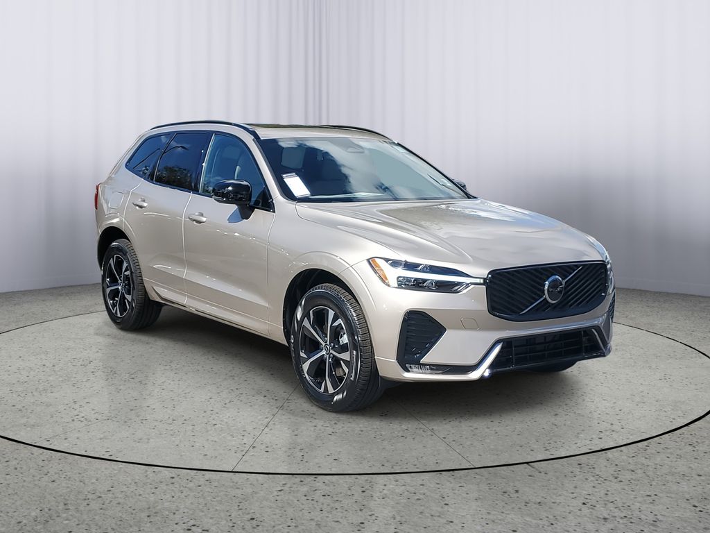 2026 Volvo XC60 Core's photo