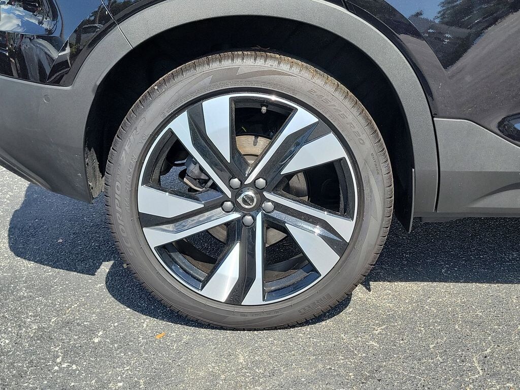 Used 2025 Volvo XC40 B5 Ultra Dark Theme SUV