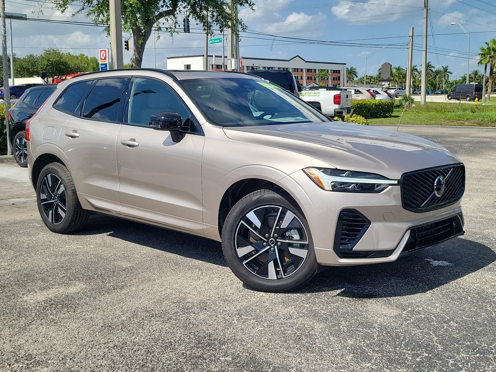 2026 Volvo XC60 T8 Core Dark AWD's photo
