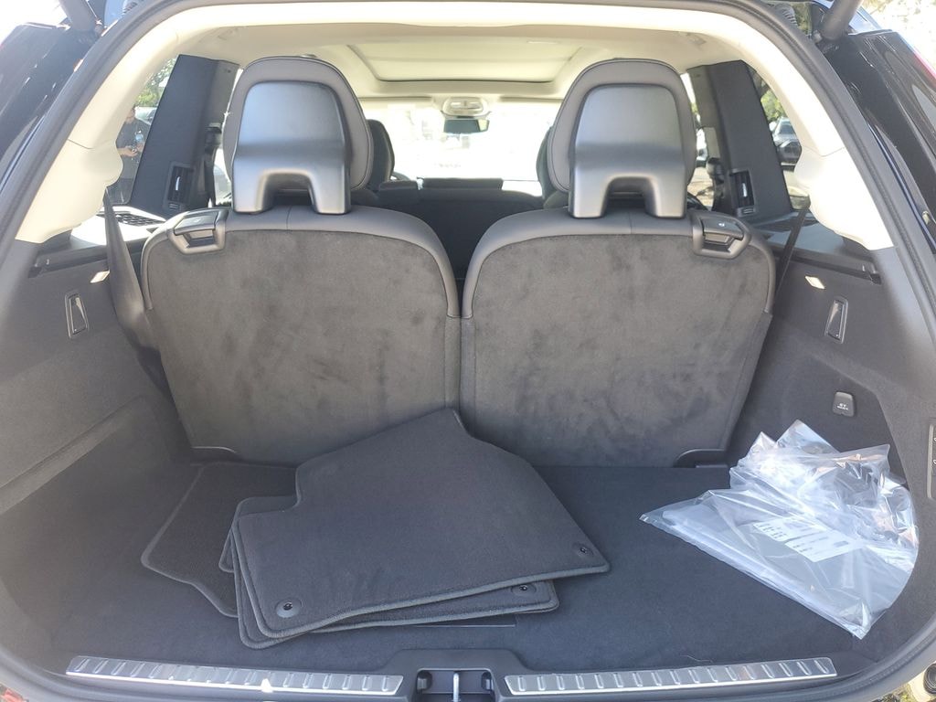 New 2026 Volvo XC90 B5 Plus 7-Seater SUV