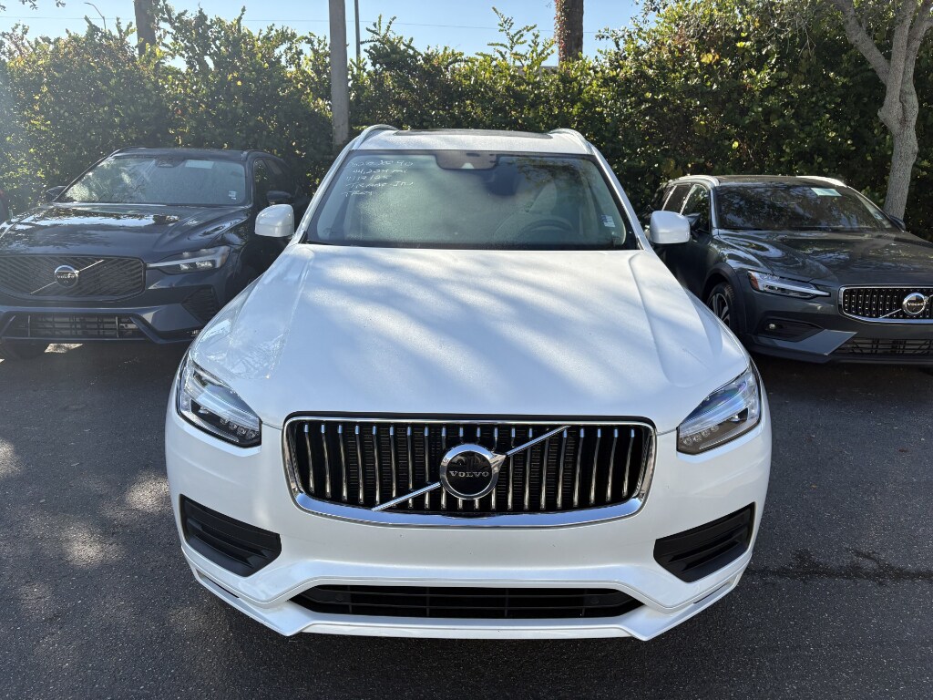 2020 Volvo XC90 Momentum photo 2