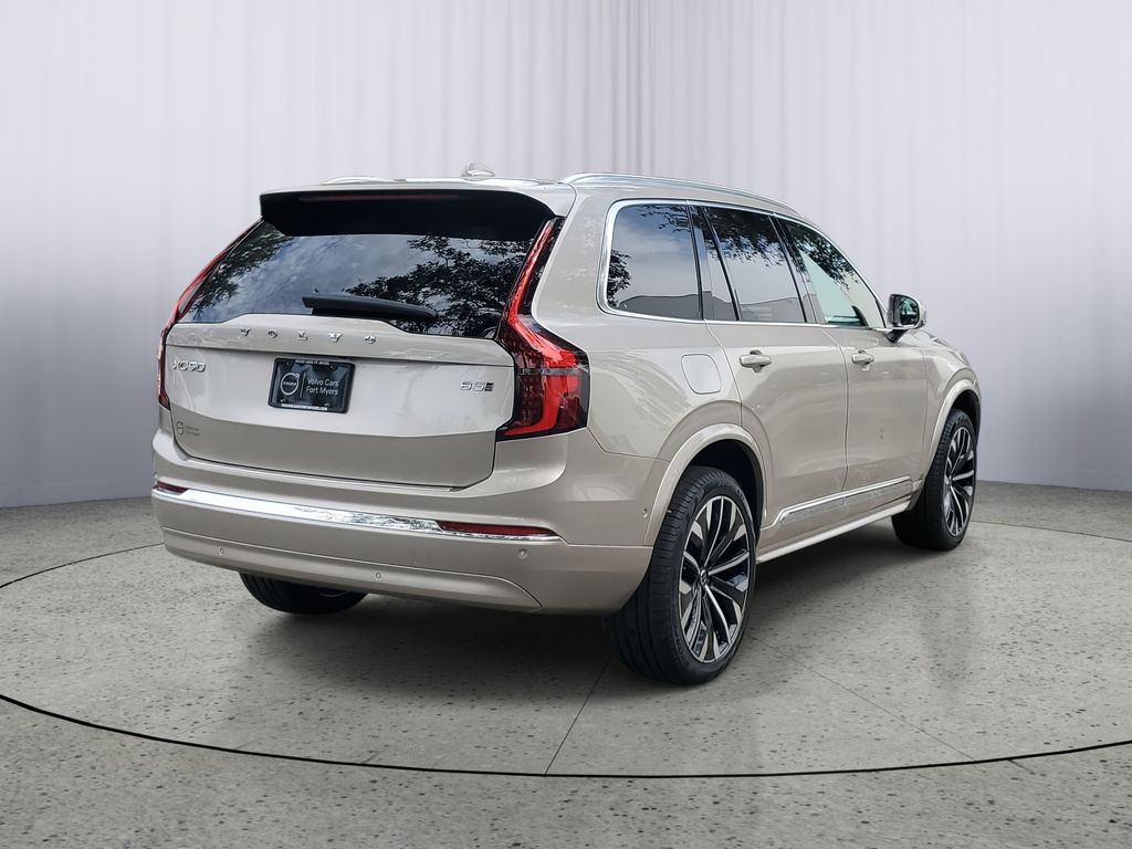 2026 Volvo XC90 B5 photo 2