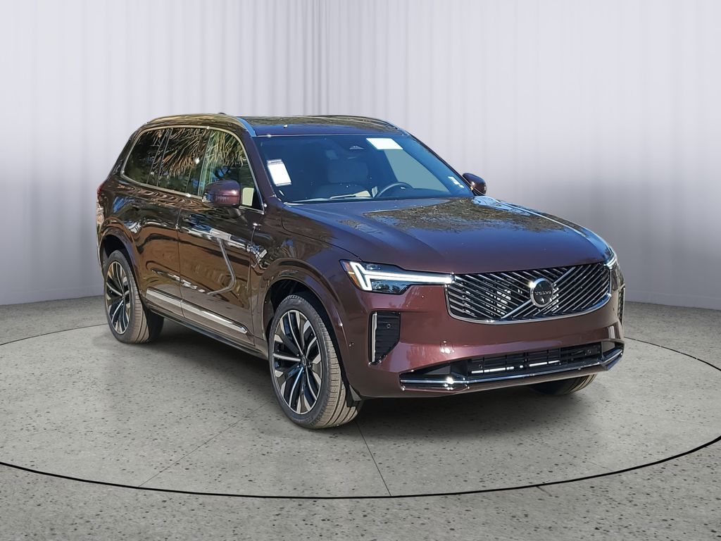 2026 Volvo XC90 Plus's photo