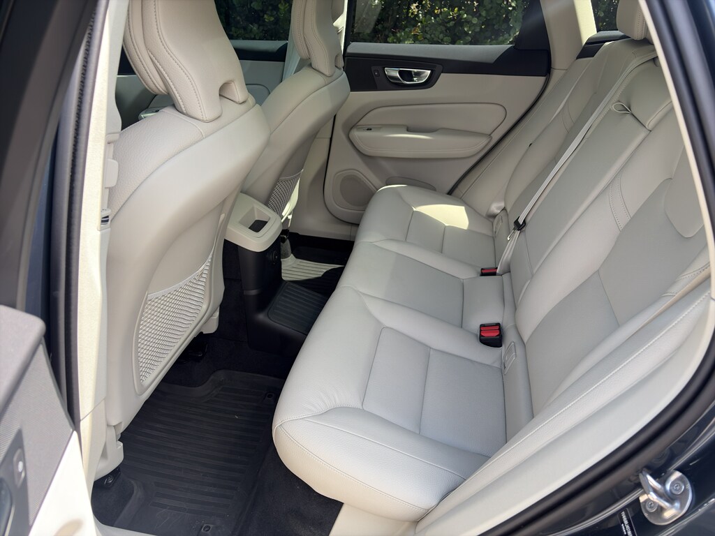 Used 2025 Volvo XC60 Core Sport Utility