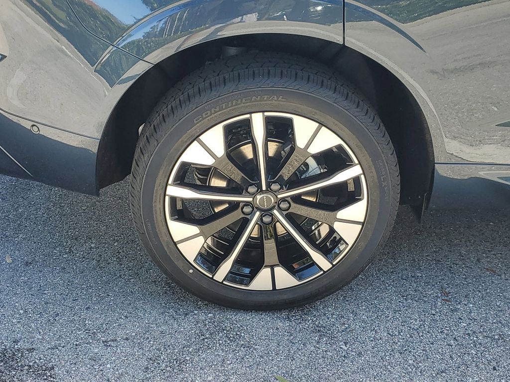 New 2026 Volvo XC60 B5 Plus SUV